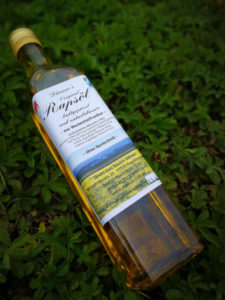 Rapsöl in Flasche